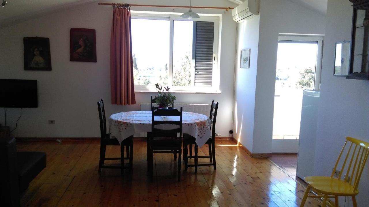 Apartment Elinor 2 โรวีน ภายนอก รูปภาพ