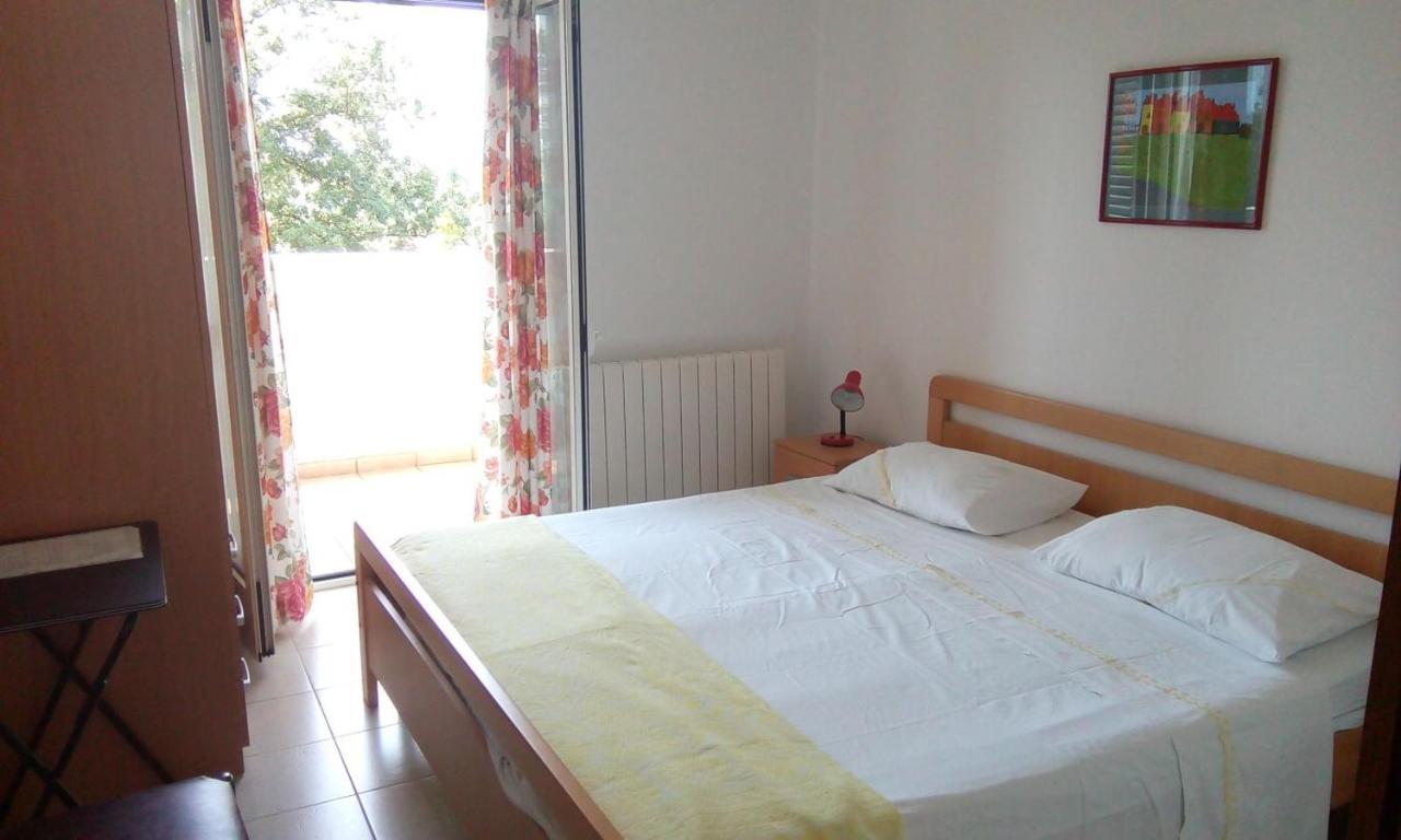 Apartment Elinor 2 โรวีน ภายนอก รูปภาพ
