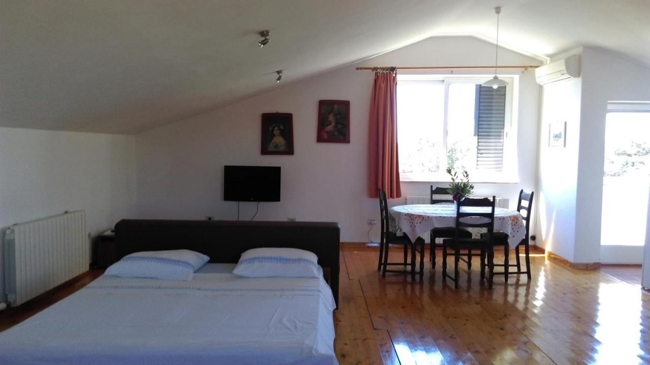 Apartment Elinor 2 โรวีน ภายนอก รูปภาพ